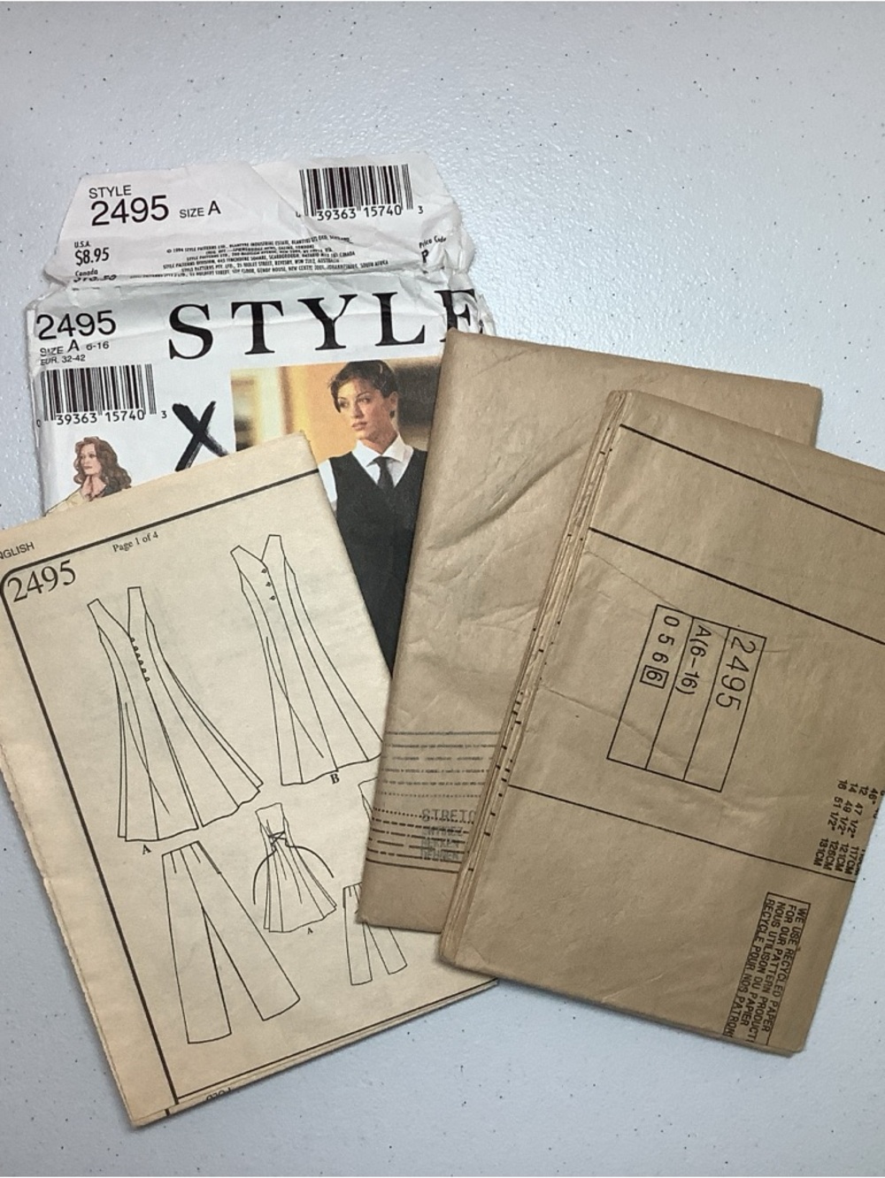 Style 2495 Sewing Pattern - Picture 2 of 3